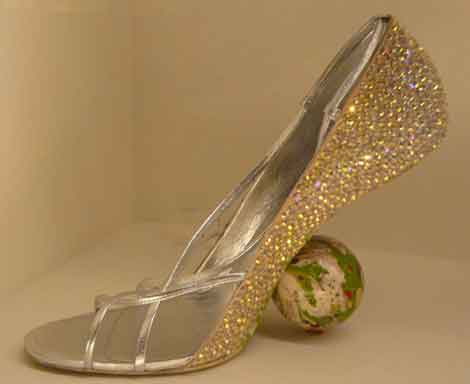 gold-shoe-with-ball